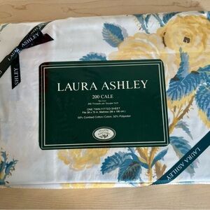 NWT Vintage Laura Ashley Twin fitted bed sheet.